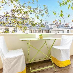 Awesome Apartment In Paris With Wifi