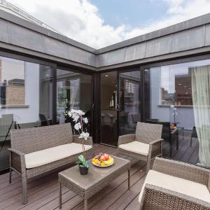 Penthouse with Private Terrace Soho - CityApartmentStay