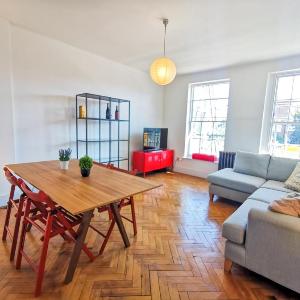 Spacious 3BD Apartment Whitechapel