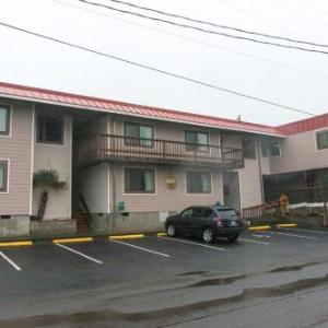 Tradewinds Motel