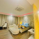 Luxurious One-Bedroom Premier Apartment in Gold Crest Grand Mall 