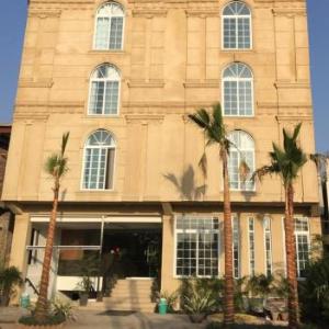 Embassy Lodge