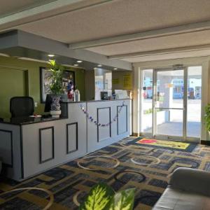 Super 8 by Wyndham Bangor