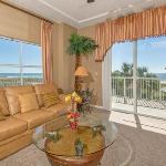 Flora-Bama Hotels - Spanish Key Condominiums By Wyndham Vacation Rentals
