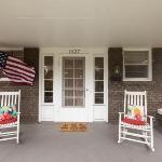 Birmingham Blazers bungalow! 5 mins from UAB! Sleeps 12! Pets OK!