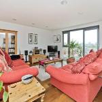 Superb apartment with terrace near the river in Putney by UnderTheDoormat London 