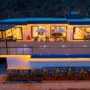 Corleone - Modern Villa with Jacuzzi in Kalkan