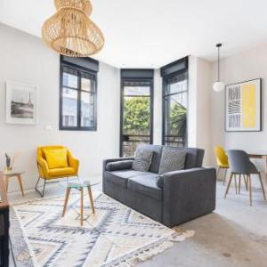 Fabulous Corner Market by TLV2RENT