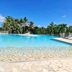 Studio avec piscine partagee jardin clos et wifi a Saint Francois a 1 km de la plage