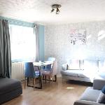 Stunning Spacious Contemporary 2 Bedroom Flat