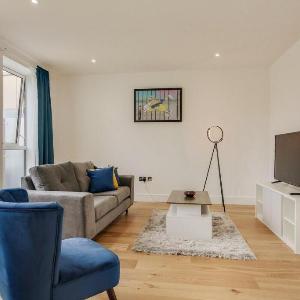 One-Bedroom Deluxe Apartments in Heathrow