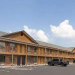 Woods Amphitheater at Fontanel Hotels - Super 8 Nashville/Whites Creek