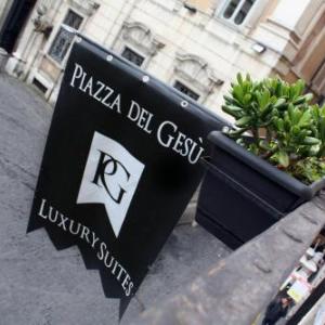 Piazza Del Gesu' Luxury Suites