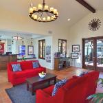 Viejas Arena Hotels - Best Western Lamplighter Inn & Suites At Sdsu