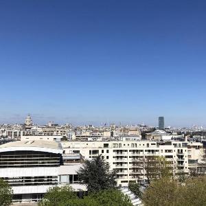 Spacious and modern nest with a view on Paris