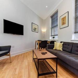 Modern 2 bedroom flat for 4 in Greater London