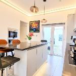 Surbiton Luxury Garden House 19 