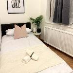 London Charm - Comfortable Room in Spacious House London