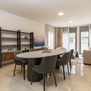 Luxury and Large 2 Bedroom - Rav Kuk Residence