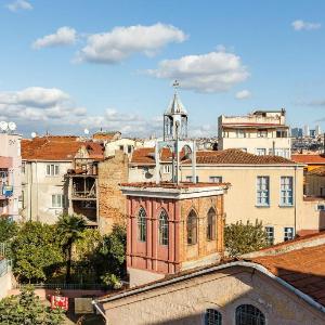 Chic Flat w Terrace 5 min to Red Church in Fatih