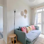 Cosy 4BD Flat wPrivate Balcony - Nine Elms! London