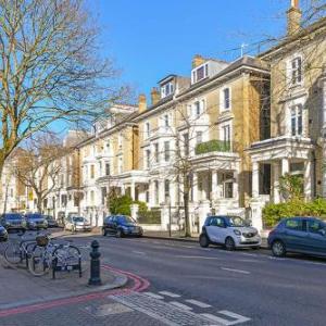 2BR flat in Chelsea Earls Court