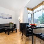 Modern appt - Max  6 persons. Min stay 7 nights London 