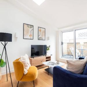 Fitzrovia & Soho - 2BR with Balcony - CityApartmentStay