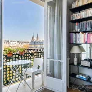 Elegant 2 bedroom apartment République-Bastille areas by Easyflat