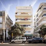 Bauhaus Sea-Side Garden Haven by Sea N' Rent Tel Aviv 