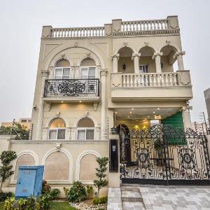 Luxury New Designer 3 BDRM Entire Home DHA Lahore Near Airport