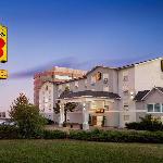 Willowdale Pentecostal Church Hotels - Super 8 Ajax / Toronto