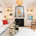 Elegant Flat near Notting Hill by UnderTheDoormat 