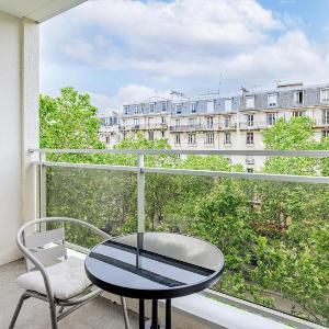 Cozy Apartment In Paris With Kitchen