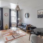 Immaculate 2-Bed Apartment in Prime Central London