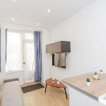 Nice Apartment Renovated And Bright Street Side Paris