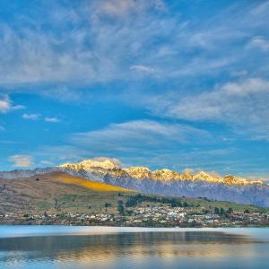 Point View lake and mountain views close to CBD