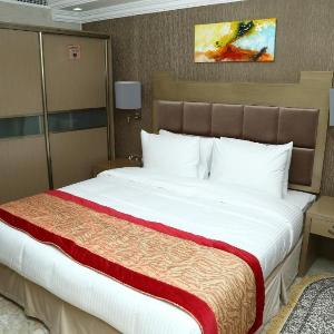 Junior Suite Near Baniyas Metro By Luxury Bookings