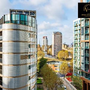 3 Bed Apartment by AV Stays Short Lets Canary Wharf