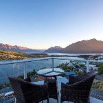 Remarkable Lookout - spacious 4 bedroom holiday home Queenstown 