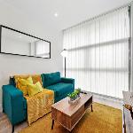 Deluxe✪ 1 Bed Apt✪ Slough ✪Fast Wifi ✪ Parking✪F7