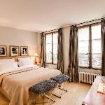 Champs Elysees-Faubourg 3-Bed Apartment in Paris Paris