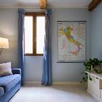 Blue Charm Florentine Apartment by Oteego 