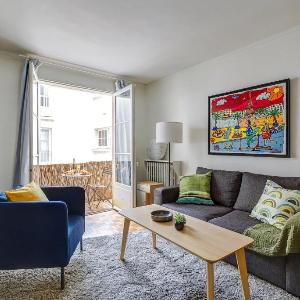 Notre Dame & La Seine with Balcony - CityApartmentStay