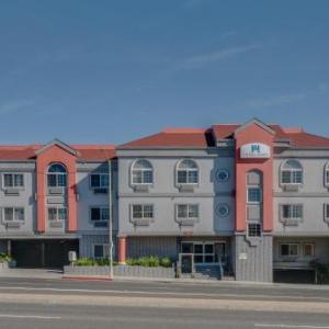 Hotels near Classic Bowling Center - Hotel Aura San Francisco Airport