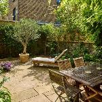 Art-inspired designer Family Home - Private Garden London 