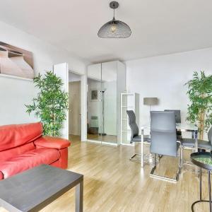 2 rooms apartment with garden