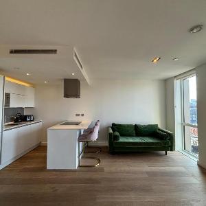 Stylish 1BD with Private Balcony Shoreditch