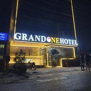 Grand One Hotel Faisal Town