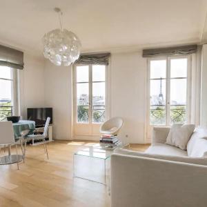 Central&Spacious 2BD Apart for 4 in Champs Elysées